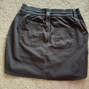 Kuhl Skirt with Built-in Shorts Womens 10 Charcoal Grey Athletic Cargo Hiking